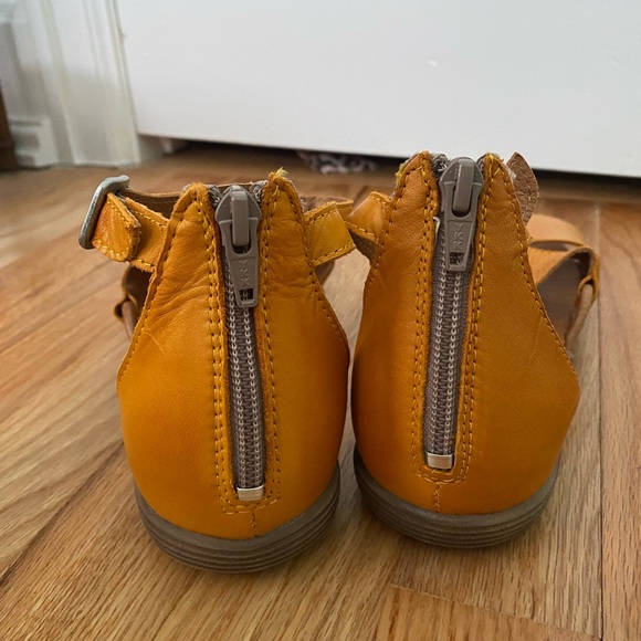 NWT Miz Mooz Mari sandal in beautiful Ochre, size 38 - Picture 2 of 6